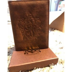 Harry Potter, Gryffindor house, passport holder